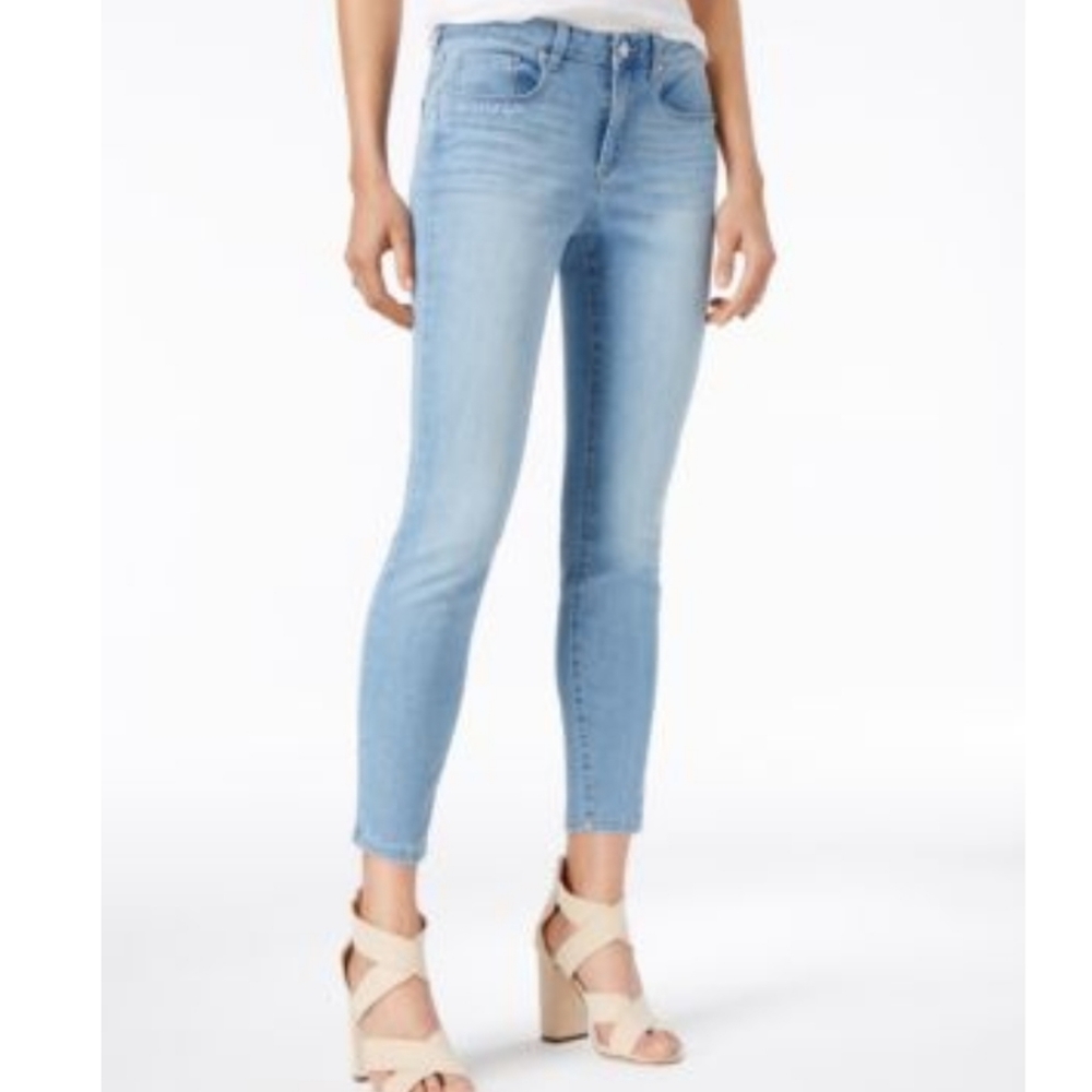 NWT Medium Wash Embroidered Jeans Sz 10/30